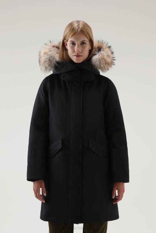 adirondack vanntett parkas i gore-tex med avtagbar hette og pelskant off black kvinner Woolrich klær 8PBN302