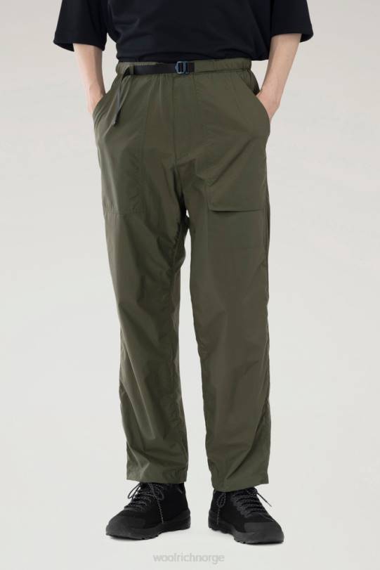 ranchbukse i resirkulert nylon oliven menn Woolrich klær 8PBN572