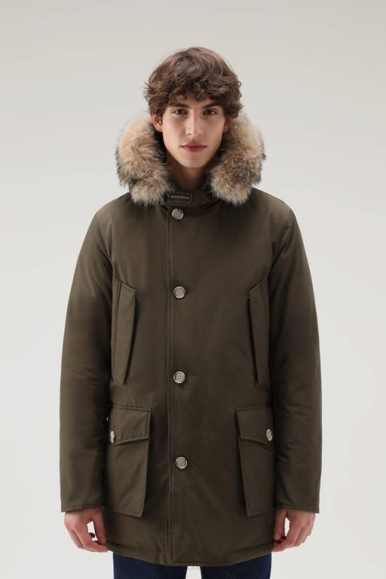 arktisk parkas i ramarduk med avtakbar pelskant mørk grønn menn Woolrich klær 8PBN844